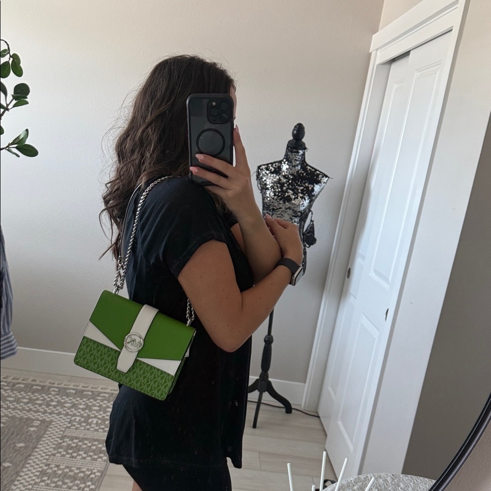 Michael Kors Vibrant Green and White Crossbody Bag - Picture 4 of 5